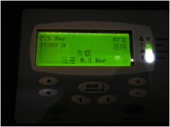 油氣分離器使用過程中因壓差過高被擊穿，造成跑油，油分配料不匹配造成壓差過高(圖5)